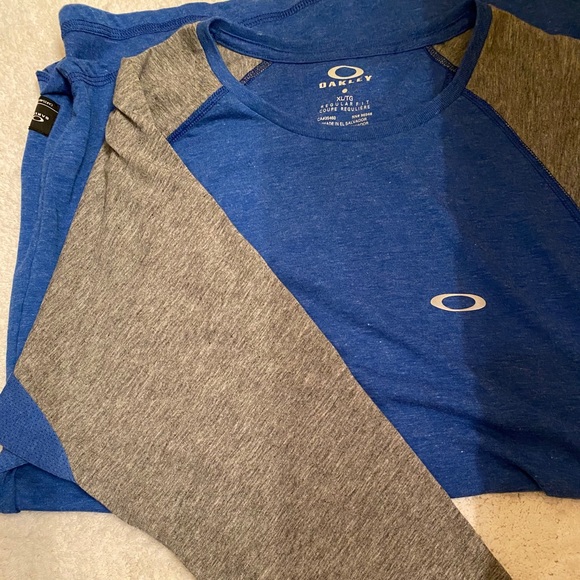 Oakley 3/4 sleeve - Picture 2 of 2